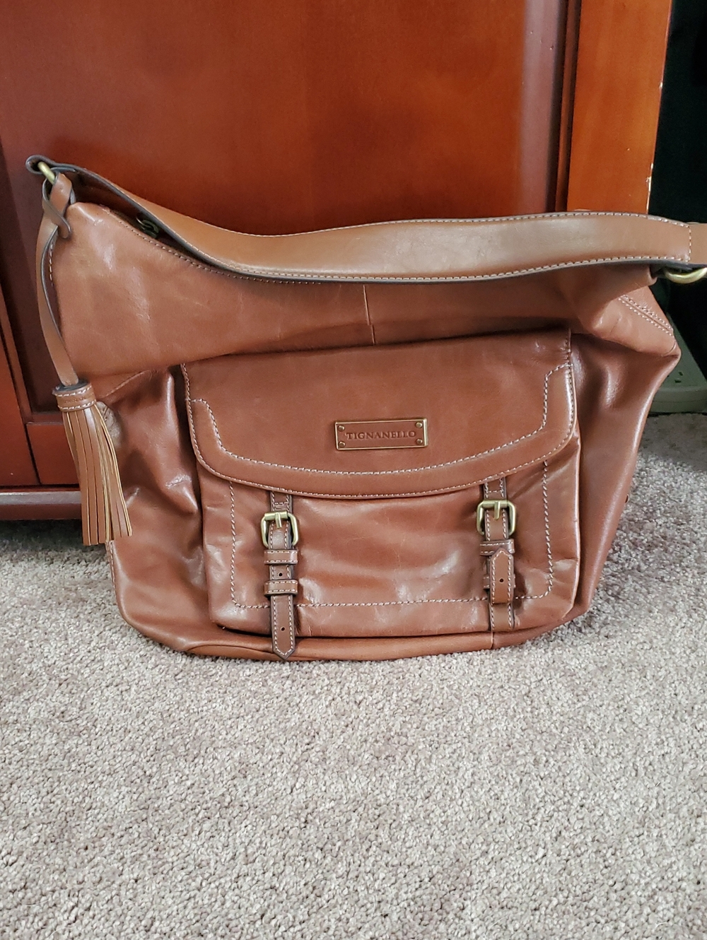 LIKE NEW!! Tignanello Cognac Brown Leather Messenger Bag with Tassel